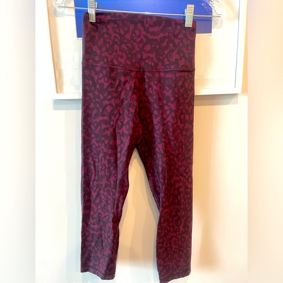 Lululemon Leopard Print Cropped Leggings - High Wasted - Picture 1 of 5